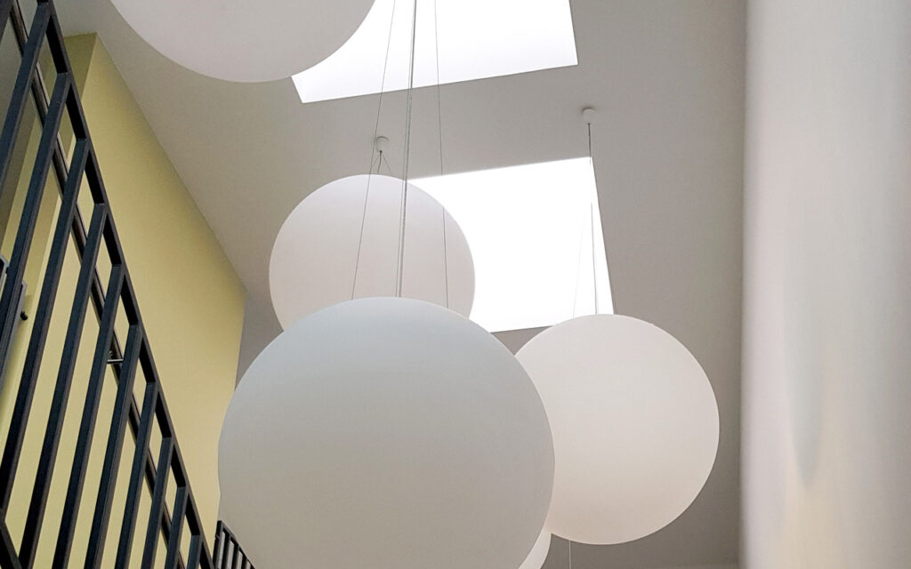 rota-form - rota light - ARICON - SCULPTURAL POLYMER LUMINAIRES - Space - Variations - white